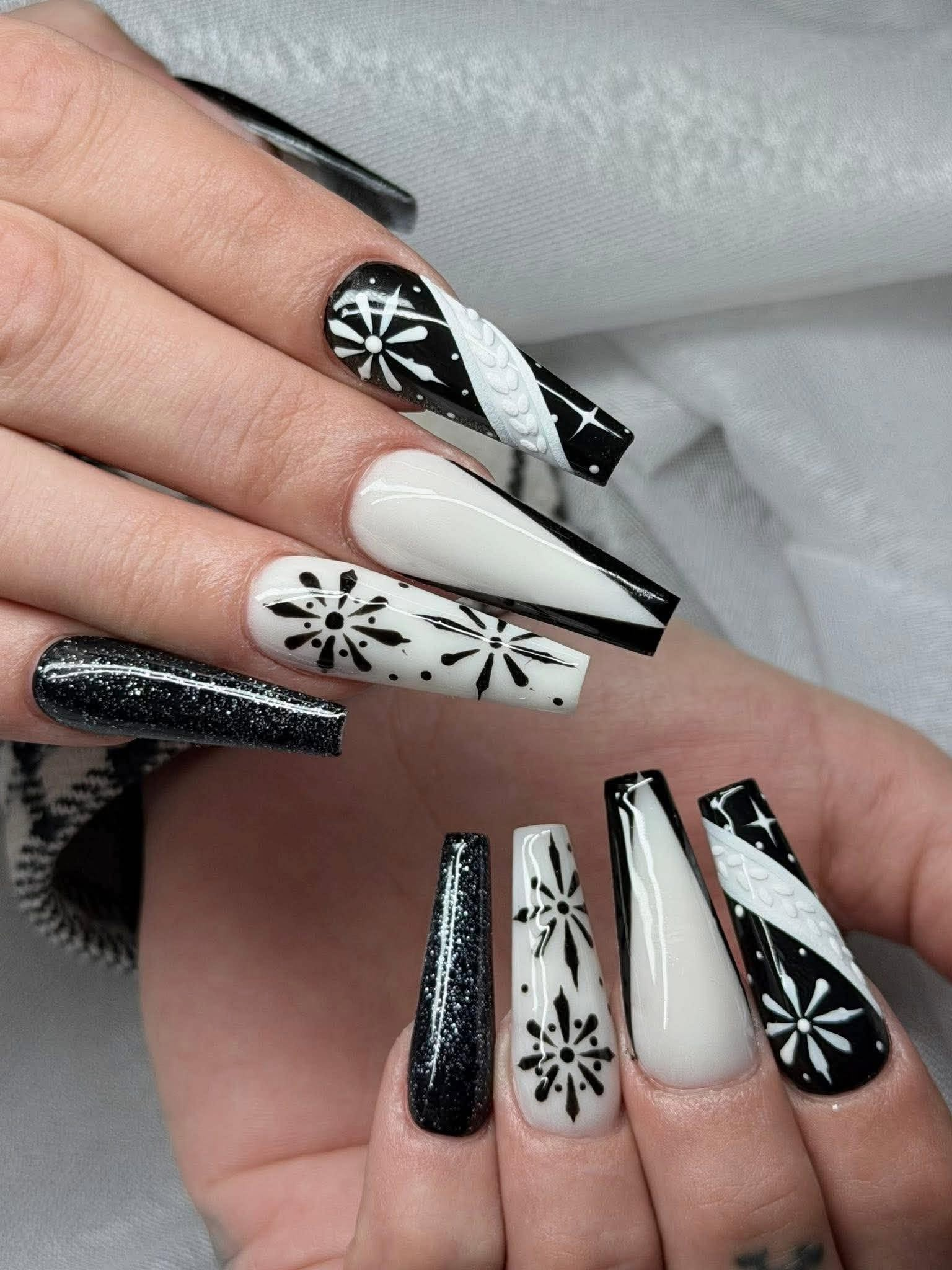 B Queen Nails — photo 8