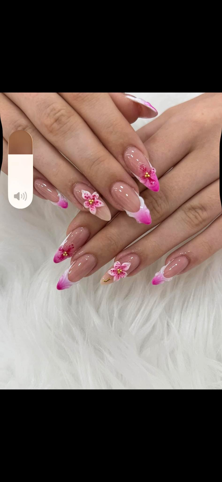 B Queen Nails — photo 11